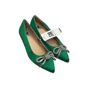 NWT  Bow Ballerina Flats in a green satin Size 6